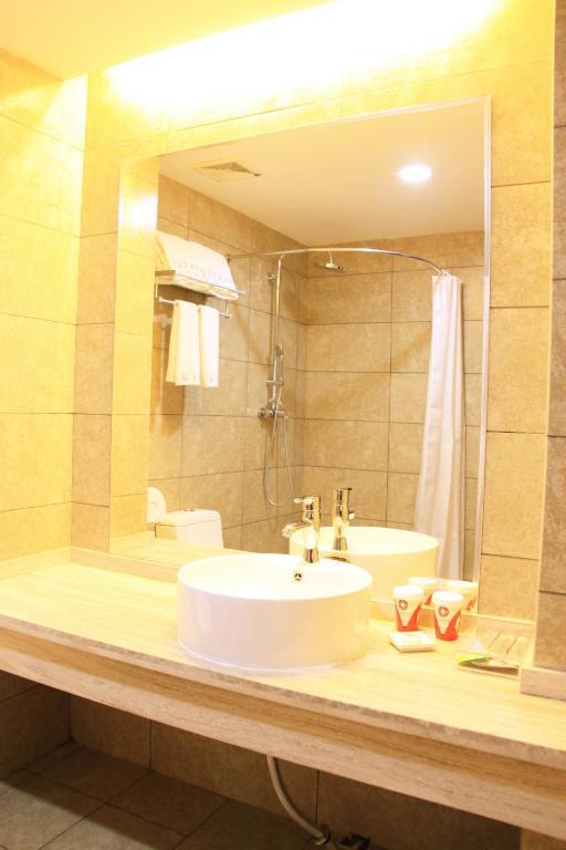 Zhou Wang Cheng Hotel ลั่วหยาง ภายนอก รูปภาพ
